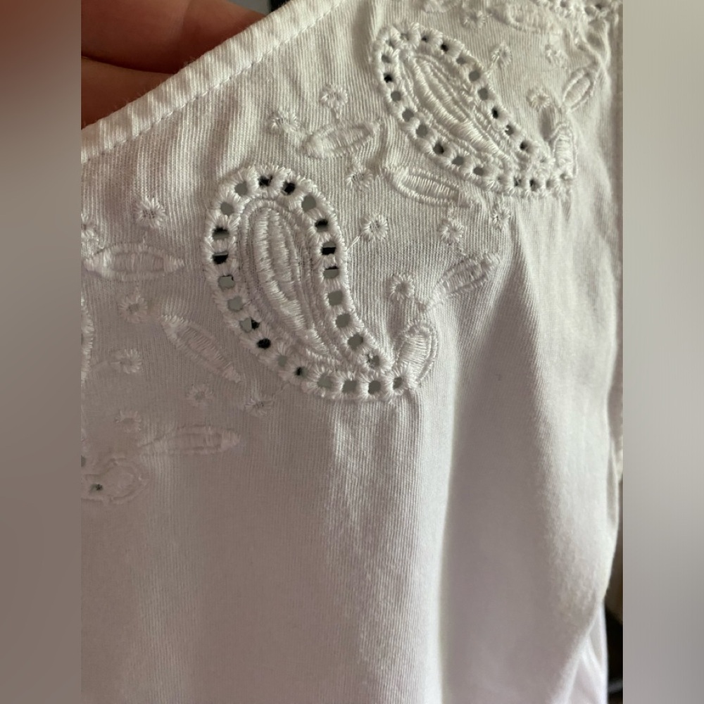 Nice Talbots summer top w/embroidery
